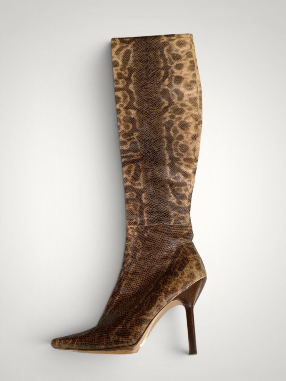 Gucci knee high snake skin boots, Size 38 1/2